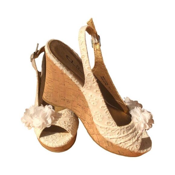 CL by Laundry Cream Wedges with Floral Accent - Picture 2 of 6